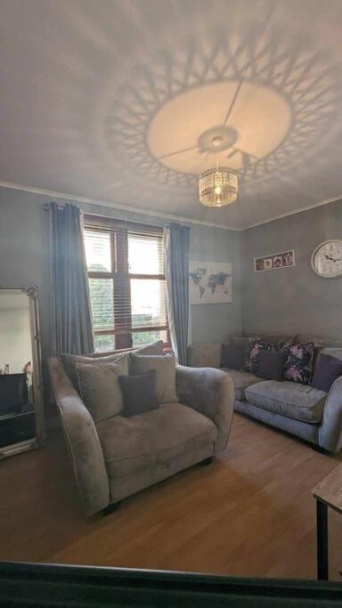 Lovely 2 Bedroom Apartment In Heart Of Данди Экстерьер фото