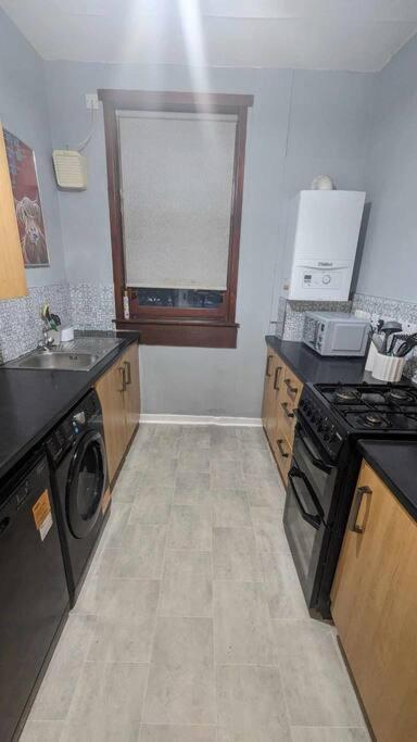 Lovely 2 Bedroom Apartment In Heart Of Данди Экстерьер фото