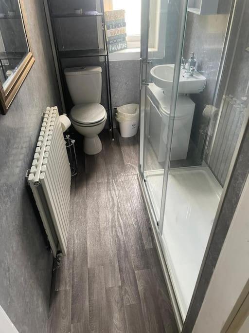 Lovely 2 Bedroom Apartment In Heart Of Данди Экстерьер фото